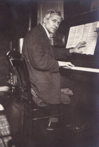 20 WW am Klavier etwa 1925