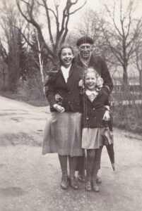 31 Wilhelm Walther mit Annedore und Maria Zentgraf , etwa 1934